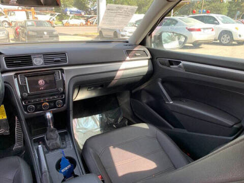 2017 Volkswagen Passat 1.8T R-Line