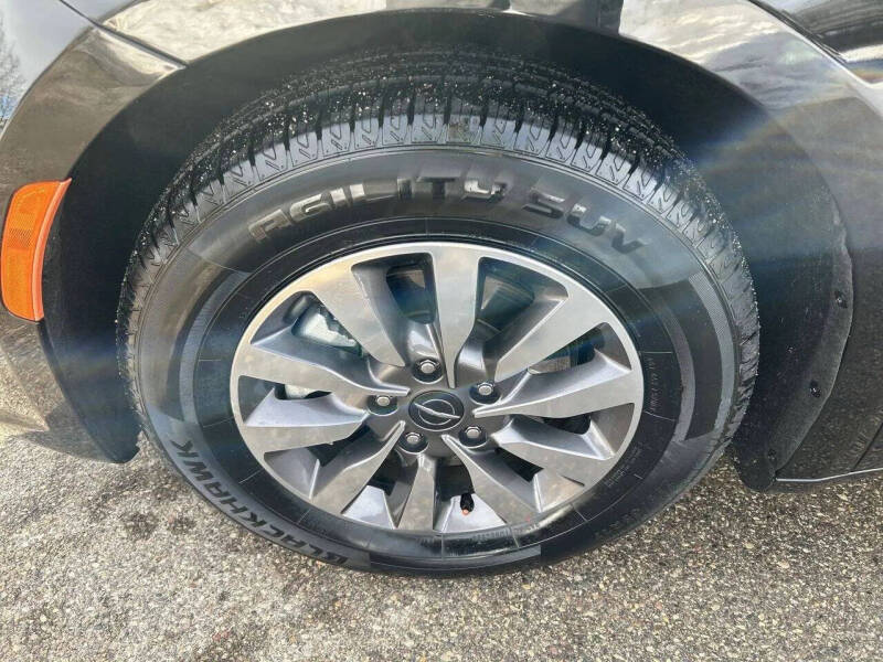 2024 Chrysler Pacifica Plug-In Hybrid Select