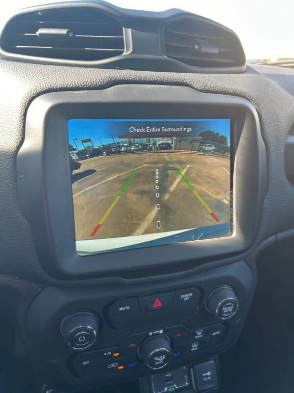 2020 Jeep Renegade Altitude photo 11