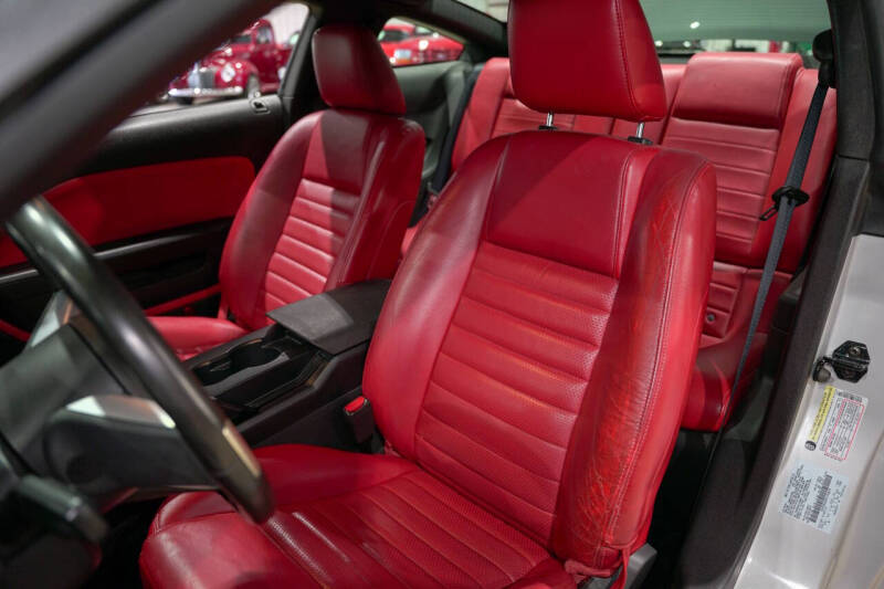 2005 Ford Mustang GT Premium