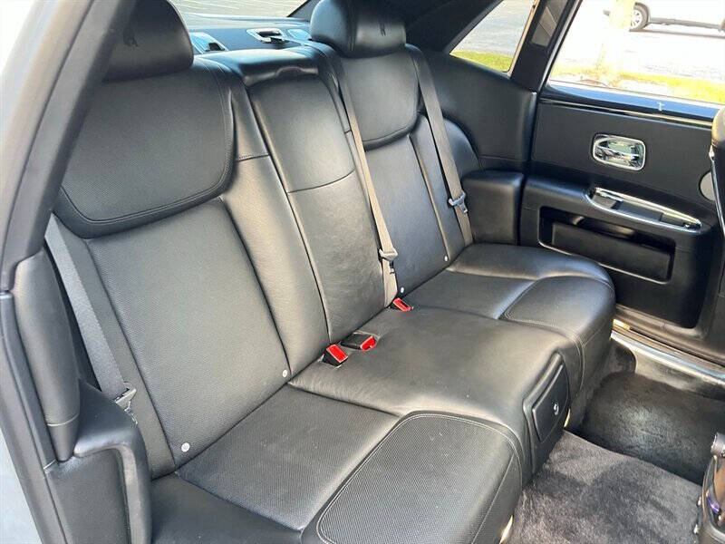 2015 Rolls-Royce Ghost 18