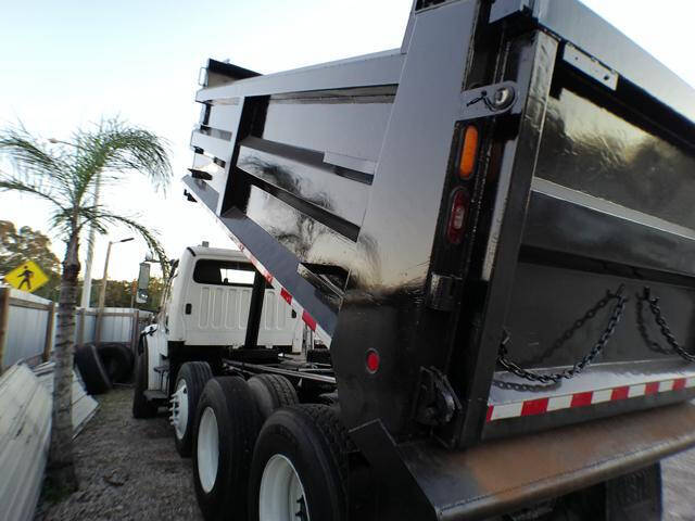 2013 Freightliner M2 106