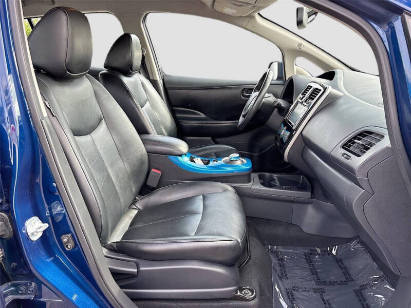 2017 Nissan LEAF SL