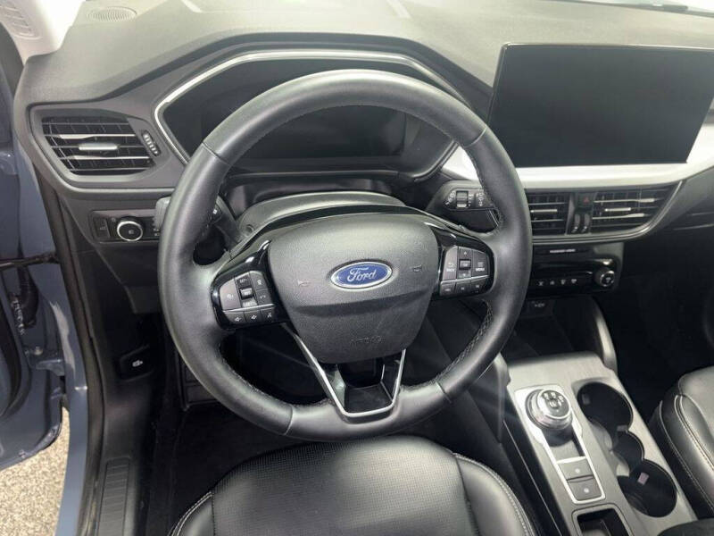 2025 Ford Escape Platinum