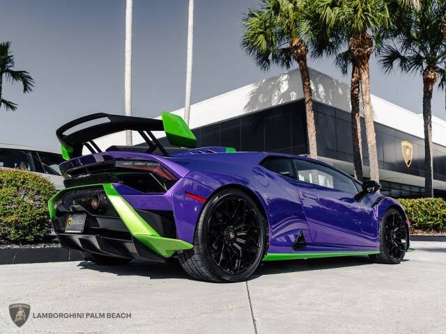 2024 Lamborghini Huracan STO