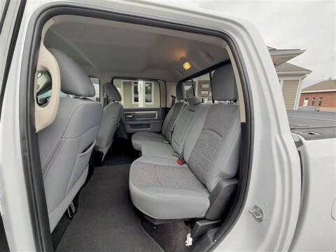 2017 RAM 1500 SLT