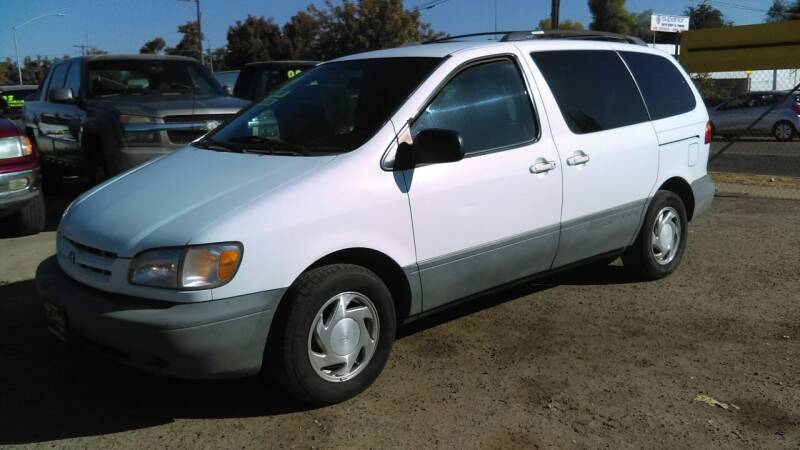 2000 Toyota Sienna for sale at Larry's Auto Sales Inc. in Fresno CA