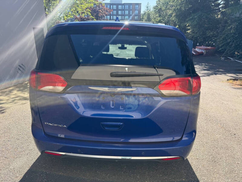 2020 Chrysler Pacifica Touring L