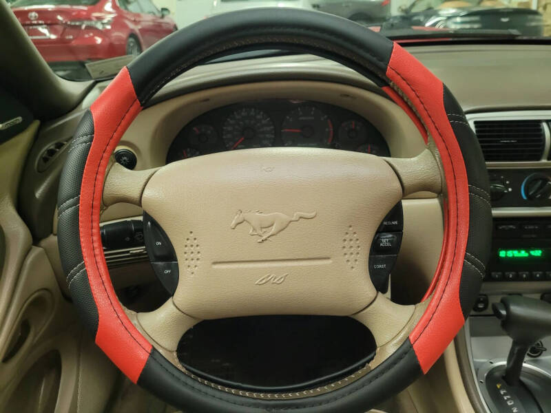 2004 Ford Mustang Deluxe