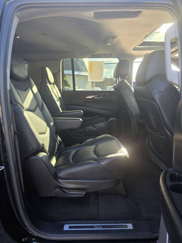 2017 Cadillac Escalade ESV Luxury