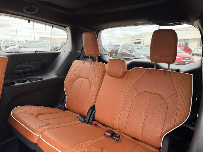 2026 Chrysler Pacifica Pinnacle