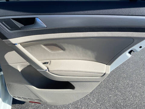 2015 Volkswagen Golf TDI S