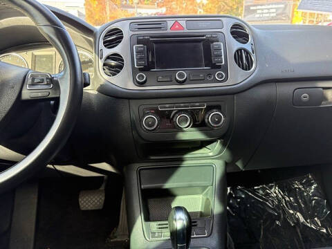 2011 Volkswagen Tiguan SEL