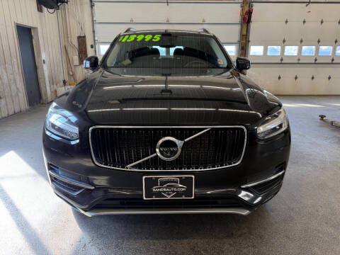 2016 Volvo XC90 T6 Momentum