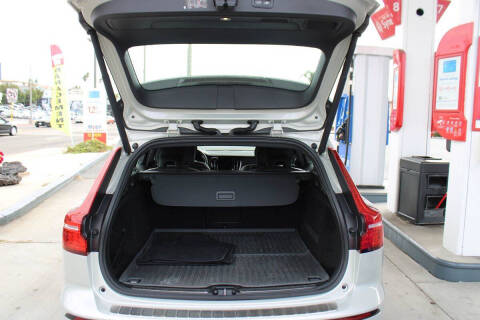 2020 Volvo V60 T5 Momentum