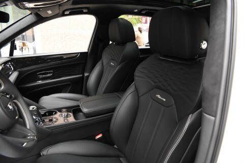 2024 Bentley Bentayga Azure V8