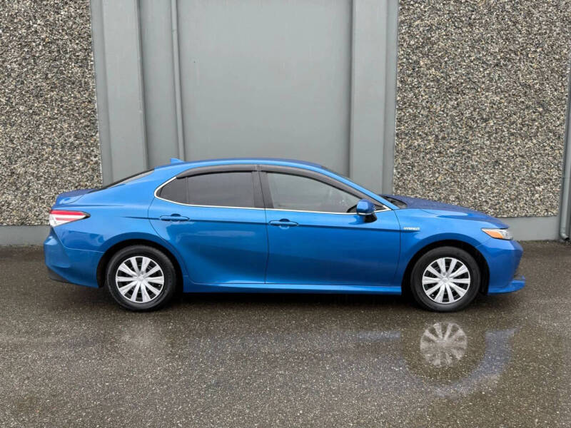 2019 Toyota Camry Hybrid LE