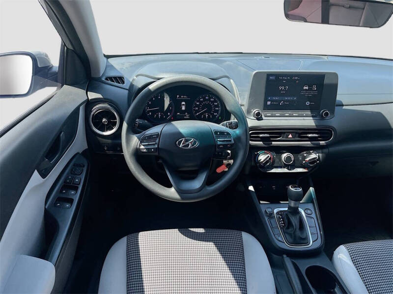 2023 Hyundai Kona SE