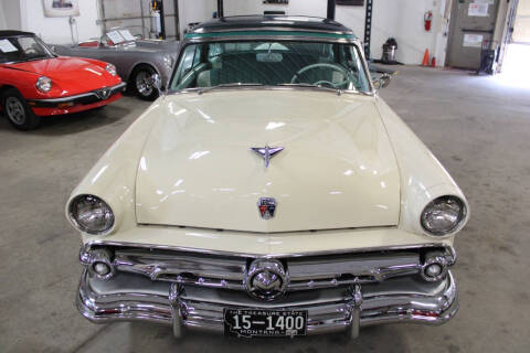 1954 Ford Crestline