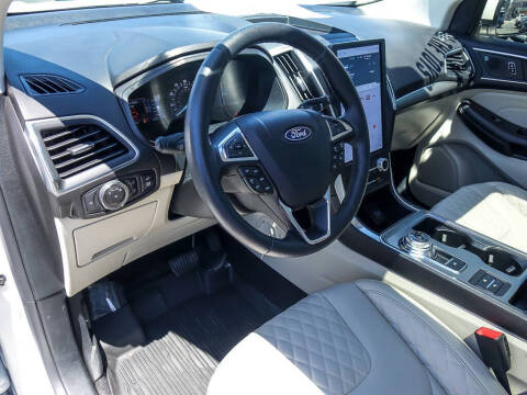 2023 Ford Edge Titanium