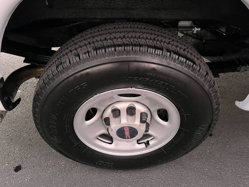 2024 Chevrolet Express 2500