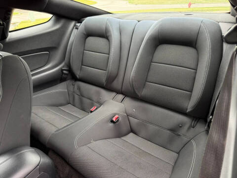 2015 Ford Mustang V6