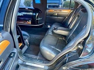 2006 Lincoln Town Car for sale at Evans Auto Brokerage & Sales in Thousand Oaks, CA