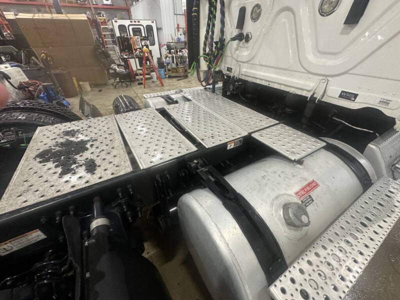 2020 Freightliner Cascadia