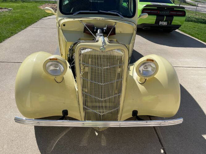 1935 Ford Model 48