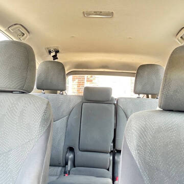 2014 Toyota Prius v Three