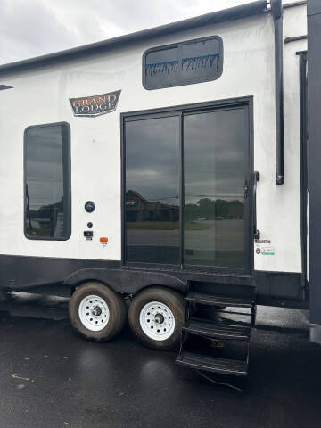 2023 Forest River Wildwood 42FLDL