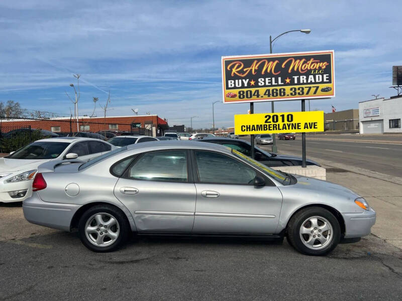2005 Ford Taurus SE