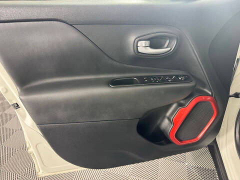 2023 Jeep Renegade Trailhawk