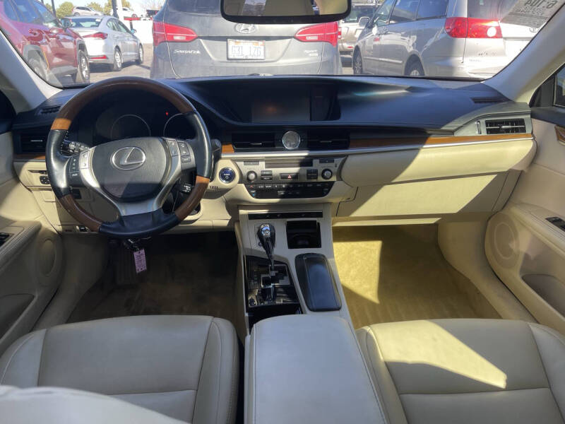 2013 Lexus ES 300h