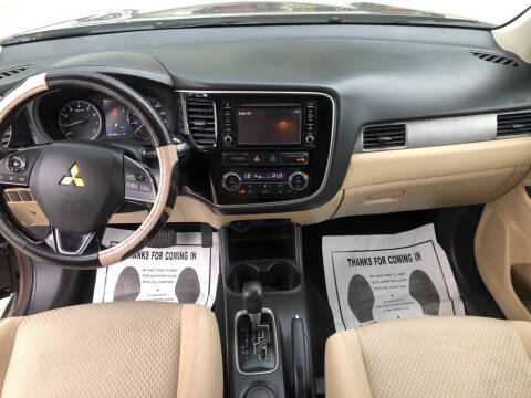 2016 Mitsubishi Outlander SE
