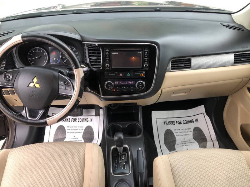 2016 Mitsubishi Outlander SE