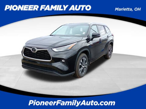 2022 Toyota Highlander for sale at Pioneer Family Preowned Autos of WILLIAMSTOWN in Williamstown WV