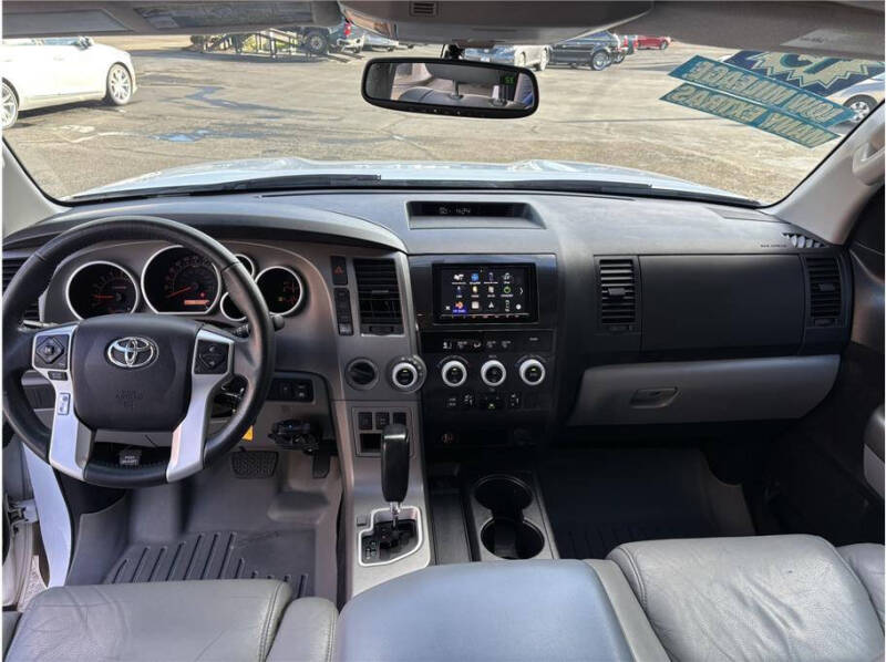 2015 Toyota Sequoia SR5