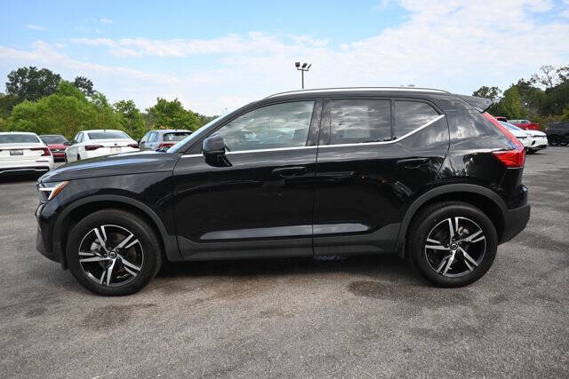 2025 Volvo XC40 B5 Core Bright Theme