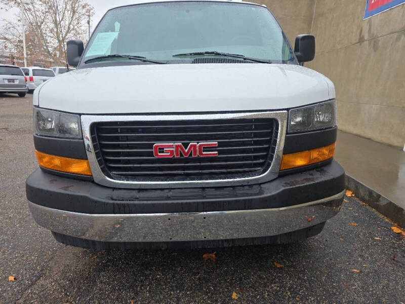 2024 GMC Savana 2500