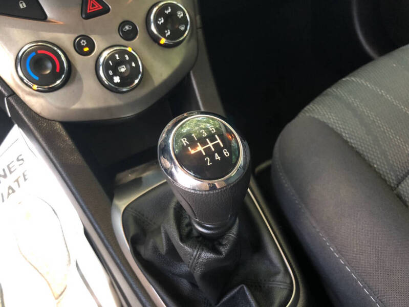 2013 Chevrolet Sonic LT Manual