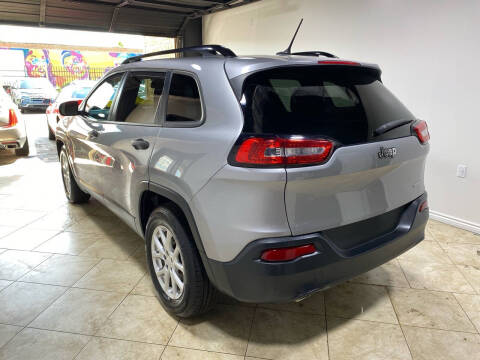 2015 Jeep Cherokee Sport