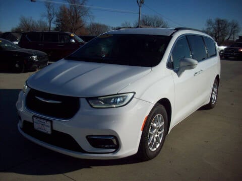 2022 Chrysler Pacifica for sale at Nemaha Valley Motors in Seneca KS