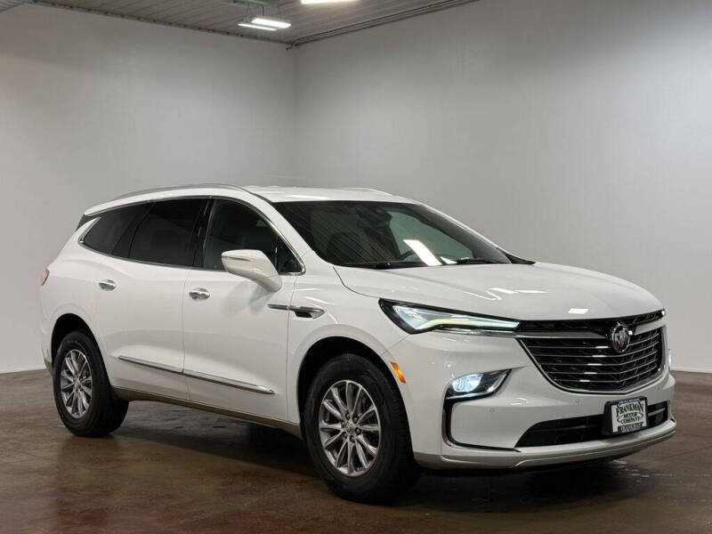 2023 Buick Enclave Essence