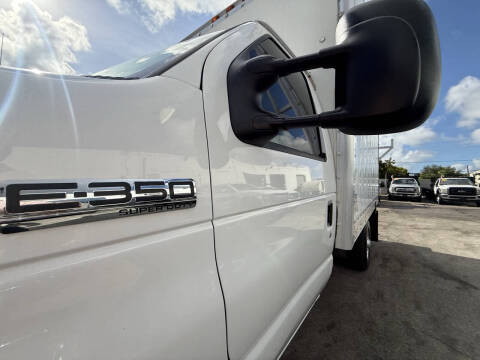 2017 Ford E-Series E-350 SD