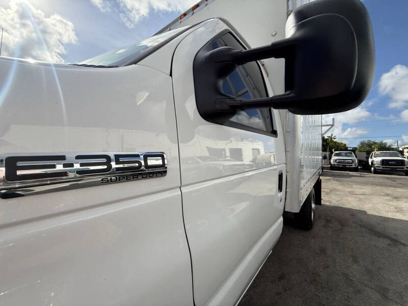 2017 Ford E-Series E-350 SD