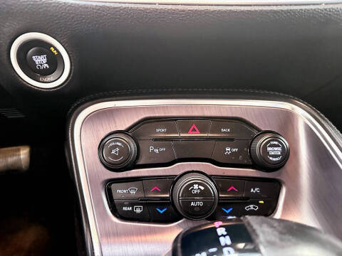 2015 Dodge Challenger SXT
