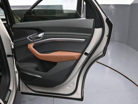 2019 Audi e-tron quattro Premium Plus