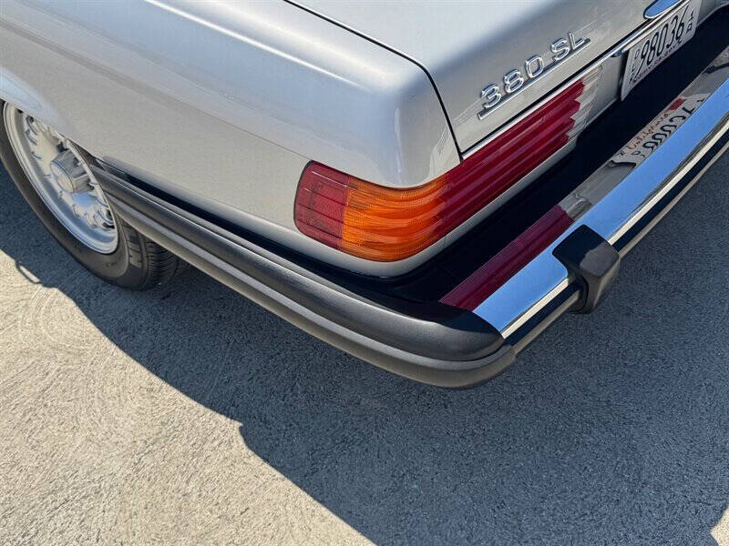 1984 Mercedes-Benz 380-Class 380 SL
