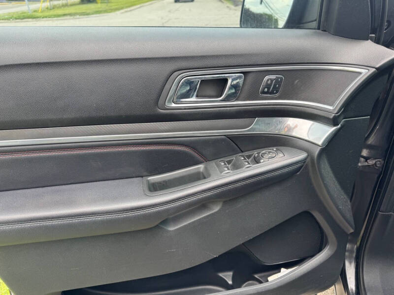 2017 Ford Explorer Sport